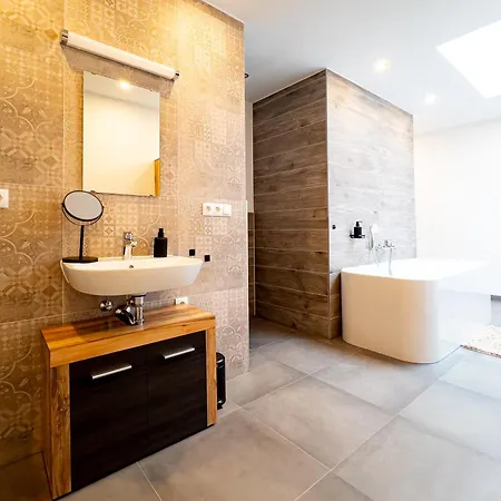 Fuer 6: Zentrum, Wifi, Tv, Kueche, Neu Daire *