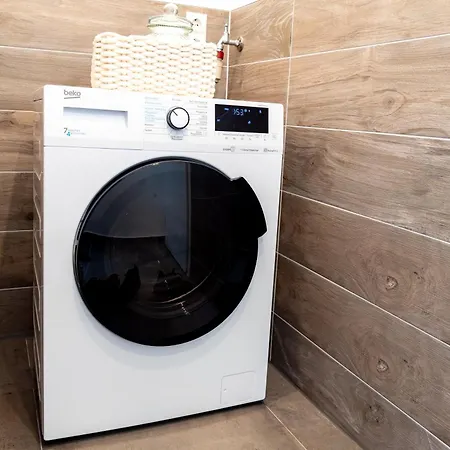 Fuer 6: Zentrum, Wifi, Tv, Kueche, Neu * باد نوينهار اهرفيل