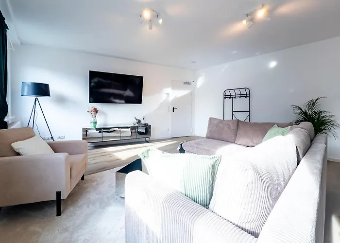 Apartment Für 6: Zentrum, Wifi, Tv, Küche, Neu